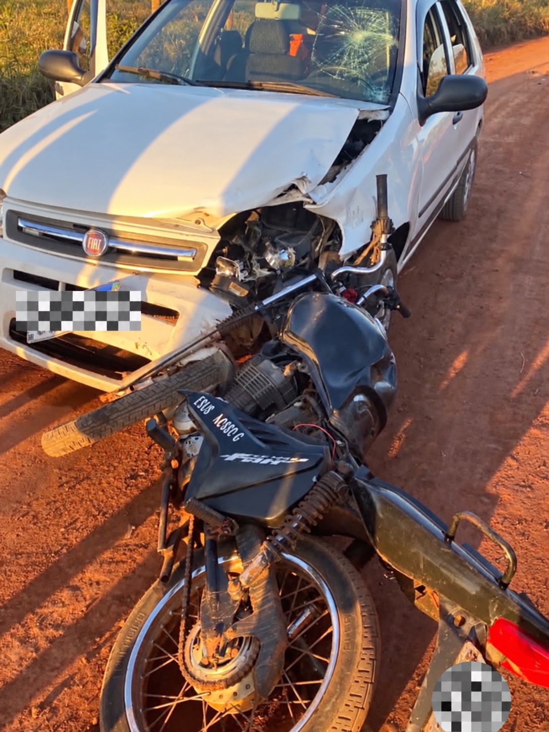 ACIDENTE ENTRE CARRO E MOTO DEIXA MOTOCICLISTA FERIDO NA REGIÃO DO PALMA, EM JAGUARIPE