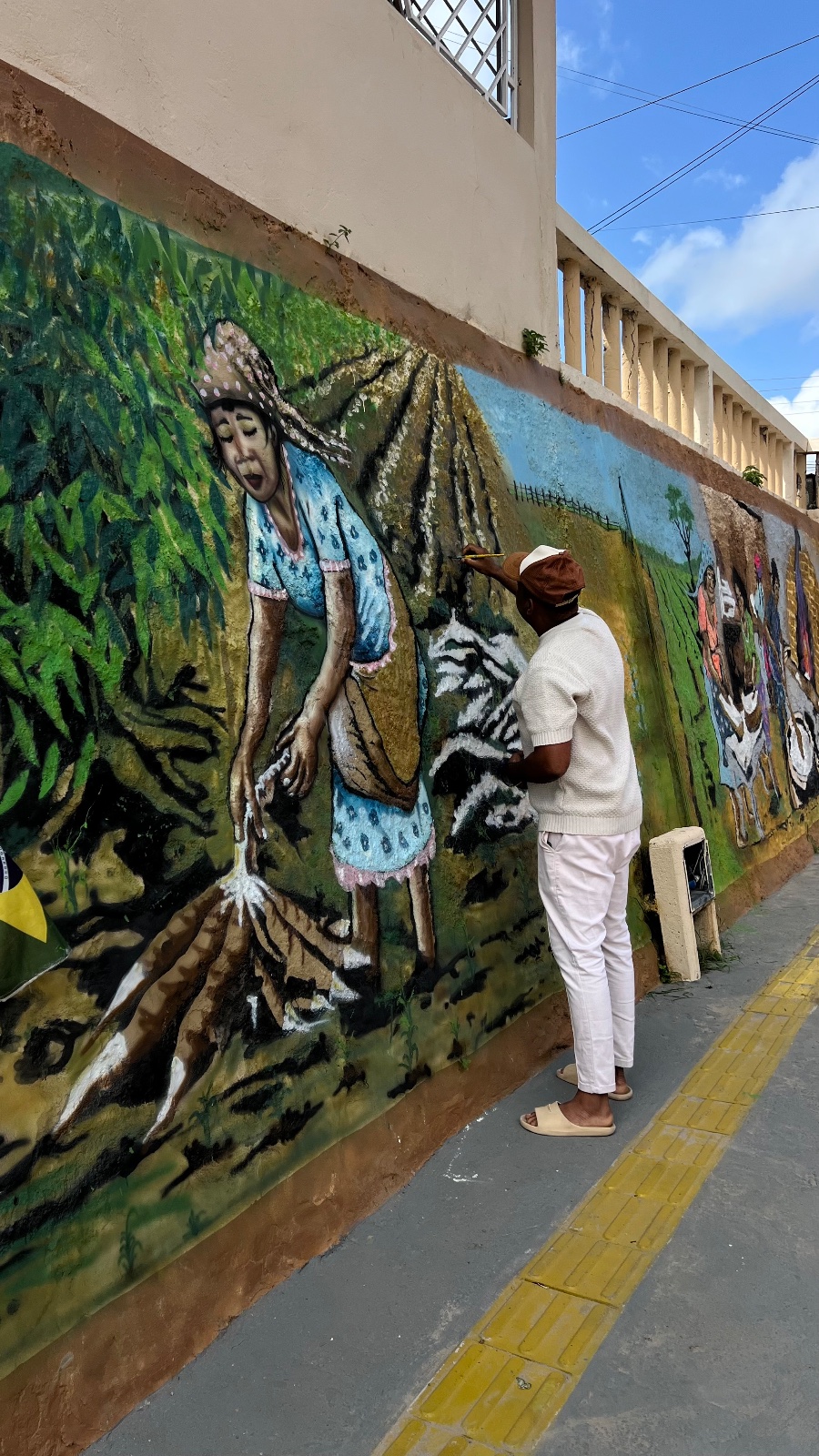 MURAL RETRATA TRADIÇÃO DA FARINHA DE MANDIOCA E VALORIZA IDENTIDADE CULTURAL DE NAZARÉ