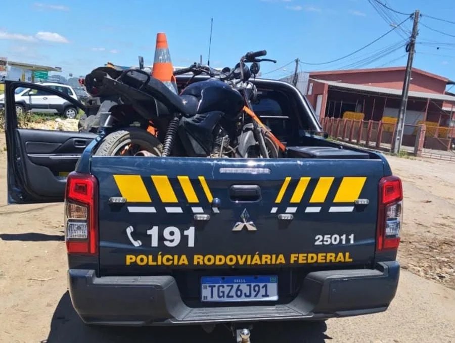 PRF APREENDE QUATRO MOTOCICLETAS COM SINAIS DE ADULTERAÇÃO NO RECÔNCAVO BAIANO